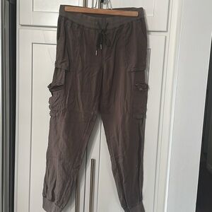 Aritzia Community Jogger